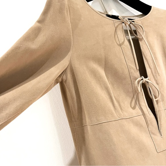 Theory Boho Leather Top with two leather corded bows Size M - Carmel color - Picture 5 of 17